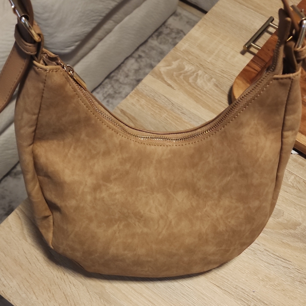 Elegant Fourth Studio Tan Hobo Shoulder Bag Y2K